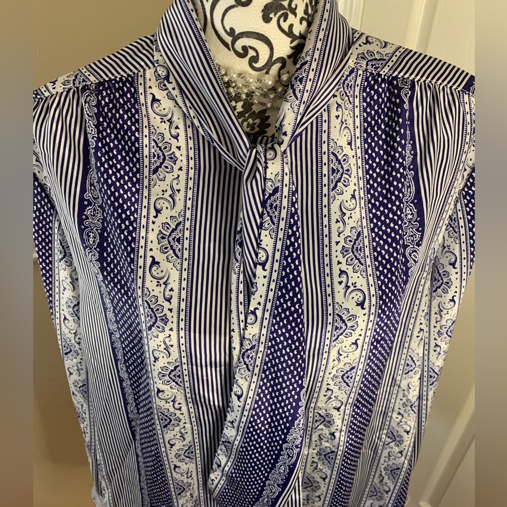 70s Lady Manhattan Top Gray Paisley Ascot Tie, Size Large - Picture 4 of 11